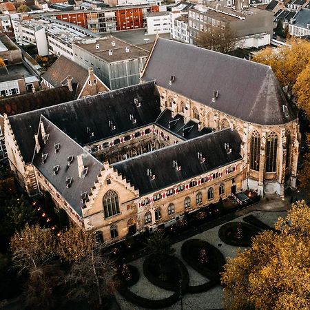 Kruisherenhotel Maastricht - Oostwegel Collection, Member Of Design Hotels Bagian luar foto Aerial view of the church