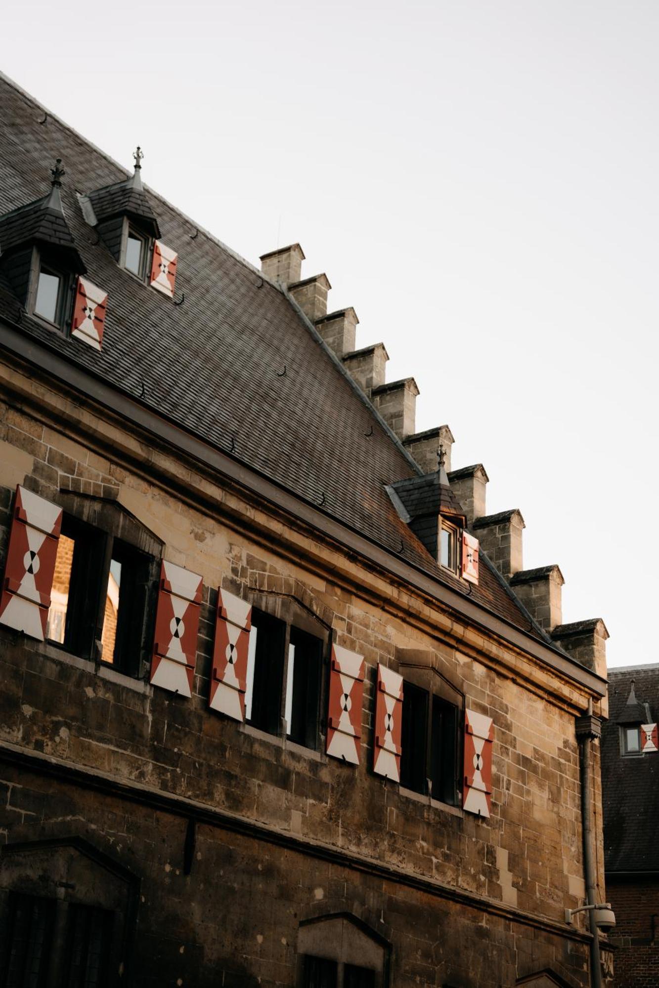 Kruisherenhotel Maastricht - Oostwegel Collection, Member Of Design Hotels Bagian luar foto The roof of the museum