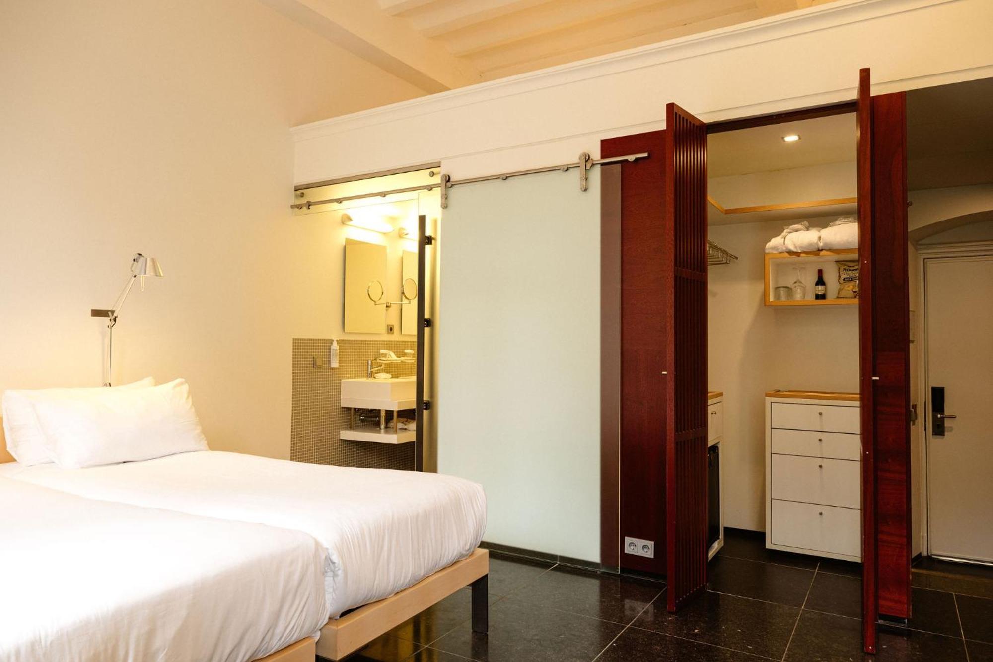 Kruisherenhotel Maastricht - Oostwegel Collection, Member Of Design Hotels Ruang foto A room at the hotel