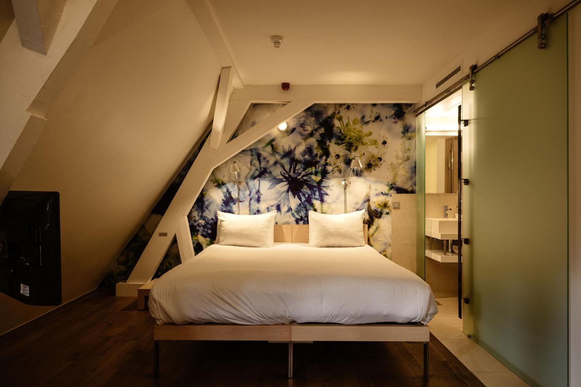 Kruisherenhotel Maastricht - Oostwegel Collection, Member Of Design Hotels Ruang foto A room at the hotel