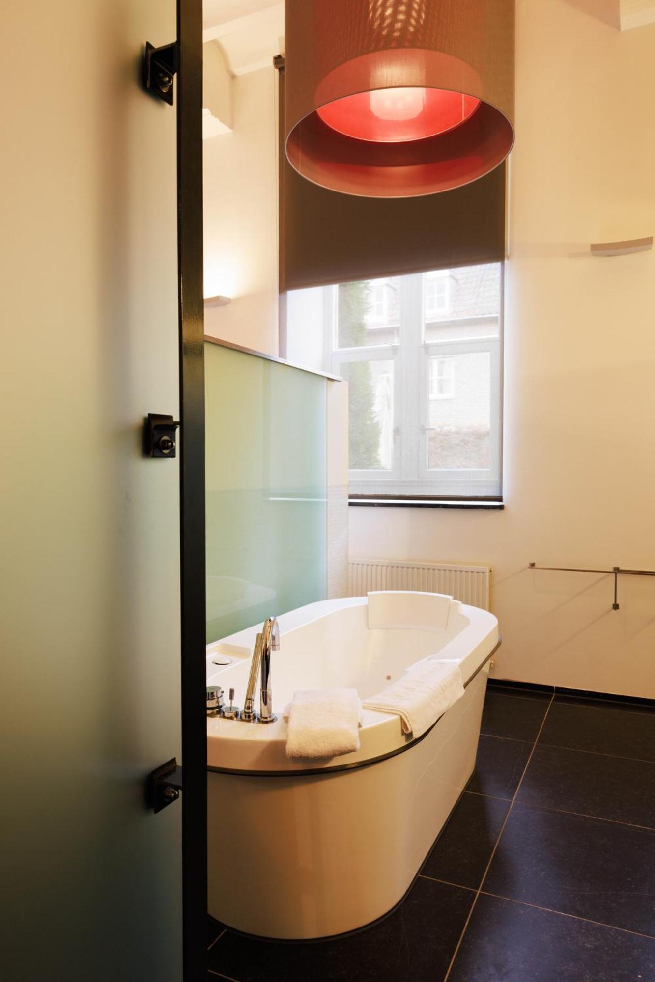 Kruisherenhotel Maastricht - Oostwegel Collection, Member Of Design Hotels Bagian luar foto