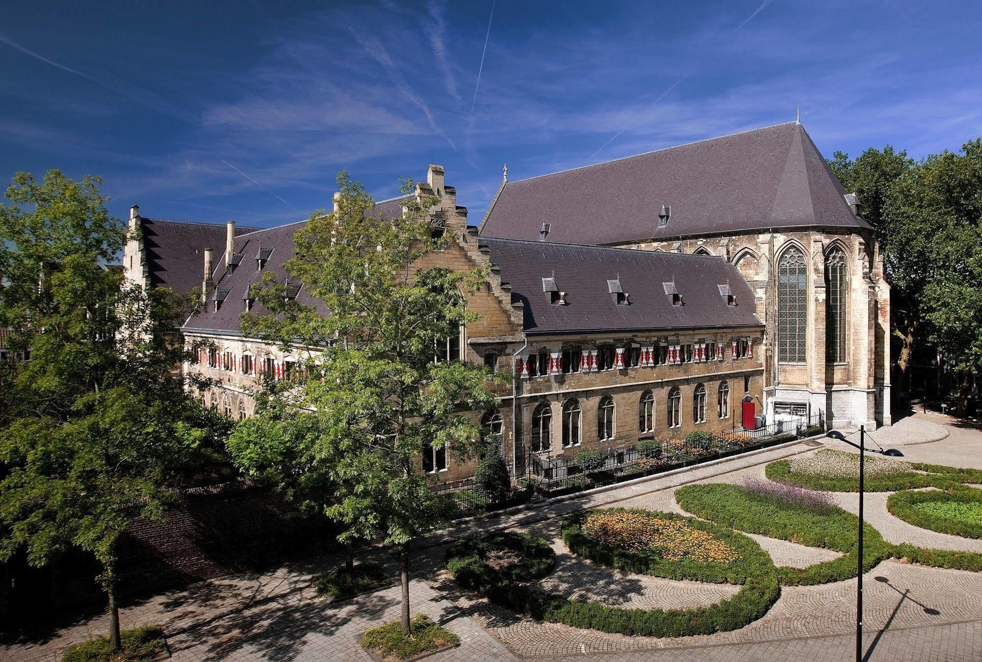 Kruisherenhotel Maastricht - Oostwegel Collection, Member Of Design Hotels Bagian luar foto The University of Fribourg