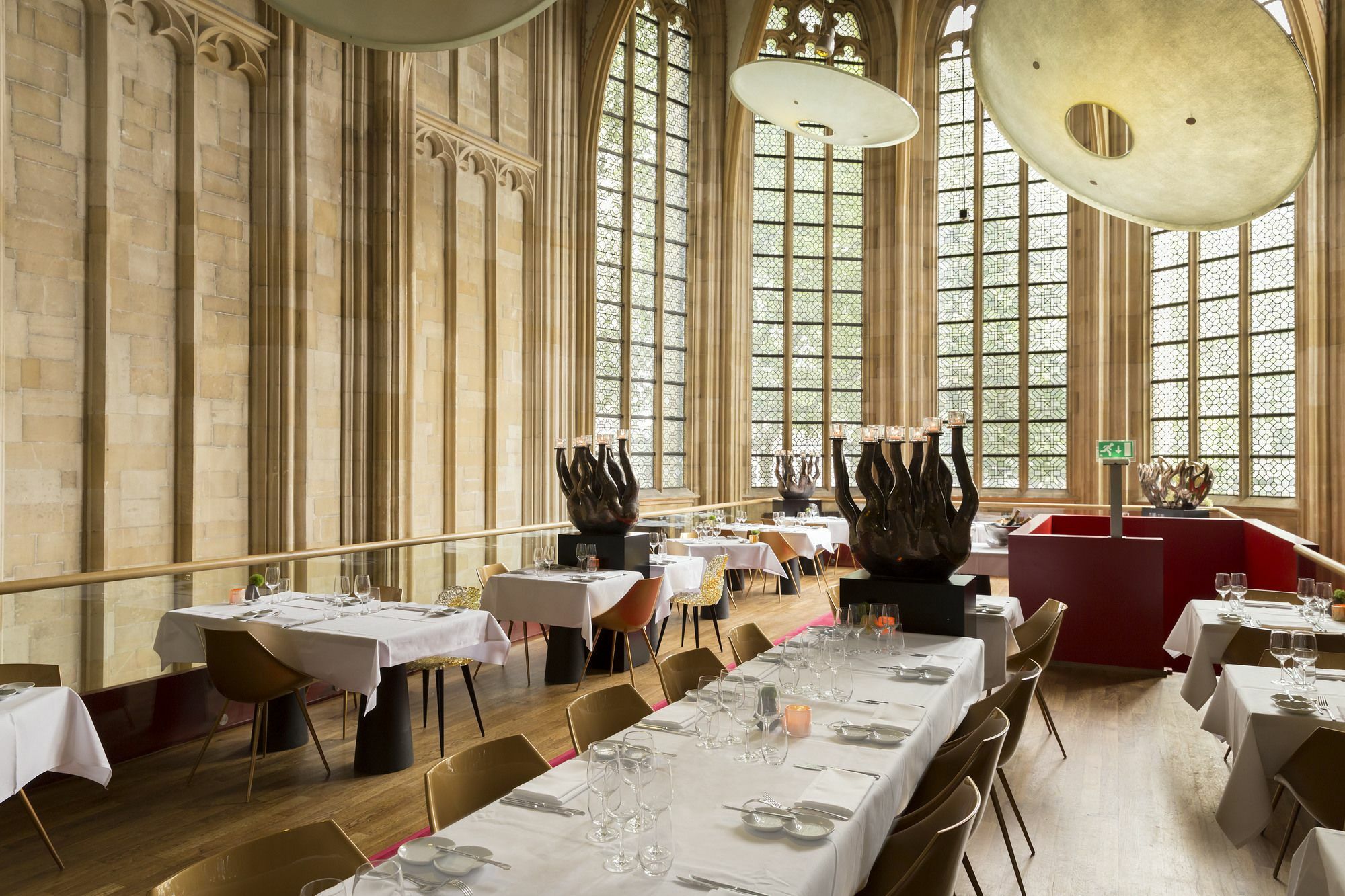 Kruisherenhotel Maastricht - Oostwegel Collection, Member Of Design Hotels Bagian luar foto The interior of the restaurant